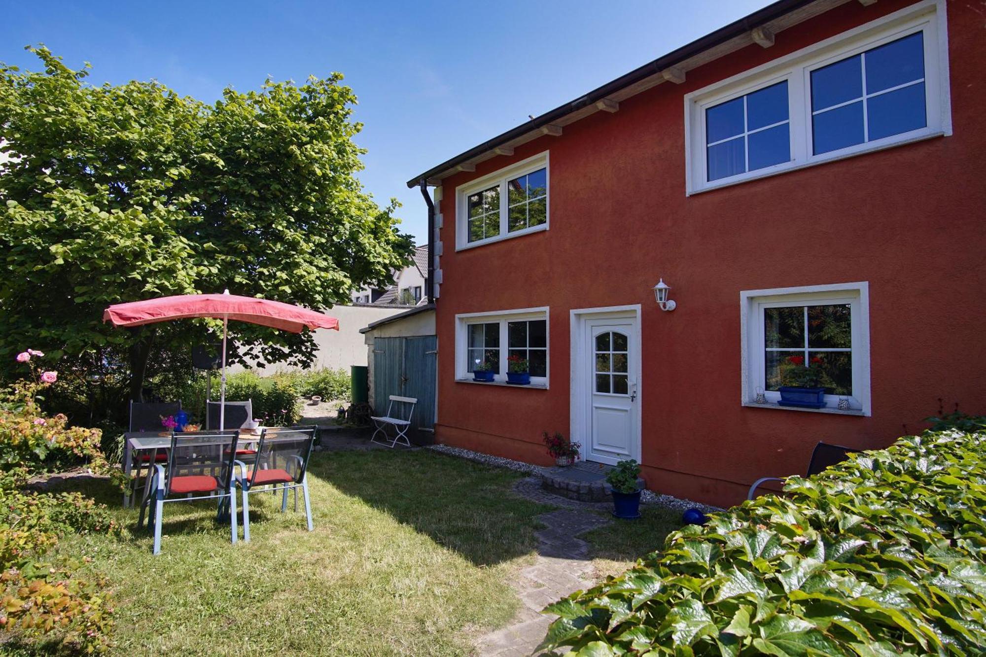 Zentral Aber Ruhig, Terrasse Mit Viel Gruen - Strandnahes Ferienhaus Luki Gohren Bagian luar foto